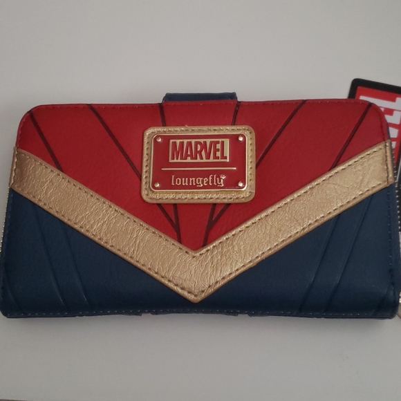 Loungefly Captain Marvel Crossbody/Wallet set - Picture 7 of 7